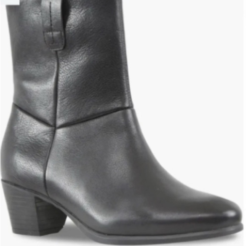 Munro Black Leather Heeled Boots